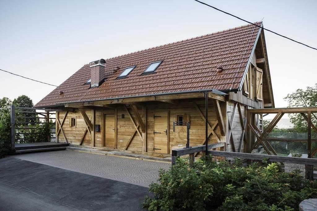Guest House Kalska Domacija Semic Екстериор снимка