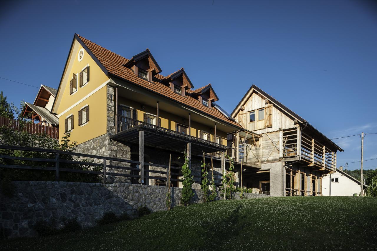 Guest House Kalska Domacija Semic Екстериор снимка